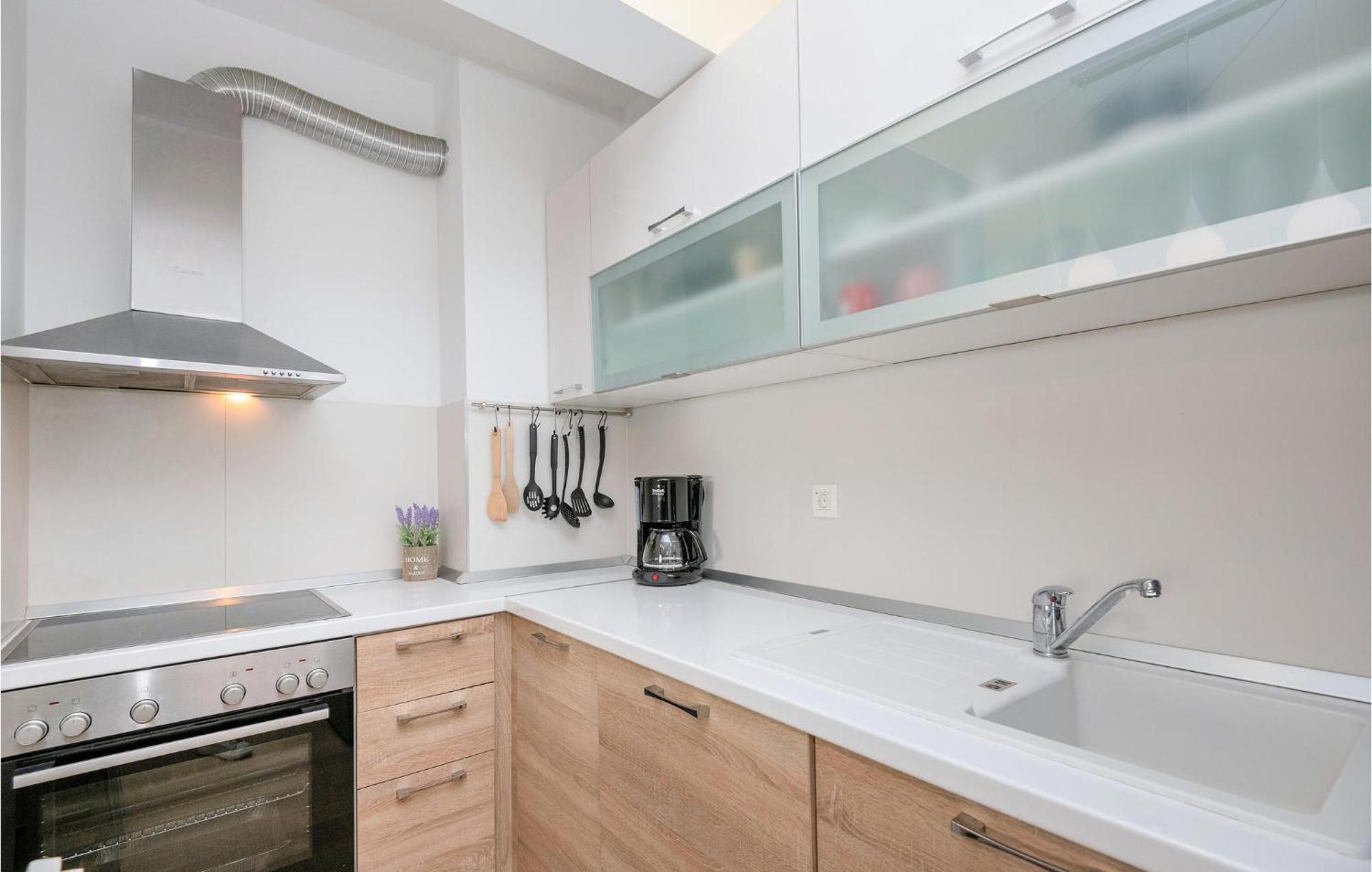 1 Bedroom Beautiful Apartment In บาชกาโวดา ภายนอก รูปภาพ